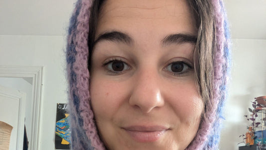 🧶 Modèle de cagoule tricot : idées, tuto et astuces pour un hiver bien au chaud