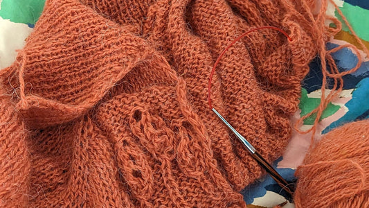 L’histoire du tricot à travers les âges : des origines à aujourd’hui, tout ce que vous devez savoir 🧶✨