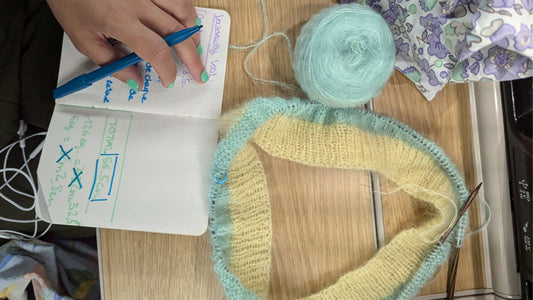 Comment maîtriser les techniques de montage de mailles invisibles ou élastiques selon vos projets tricot