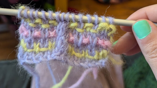Découvrez le Tricot en Mosaïque : Guide pour Débutants et Patrons