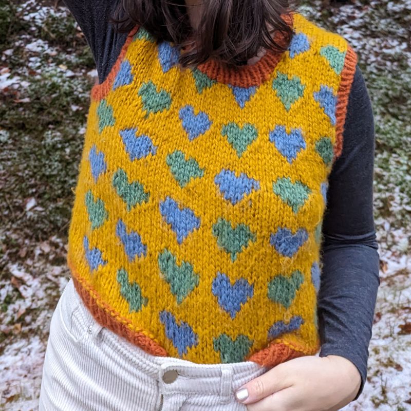knitting pattern to knit a vest with jacquard color changes