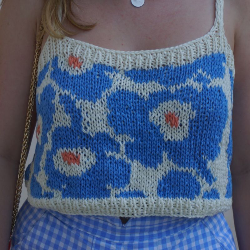 zoom motif coquelicot au tricot