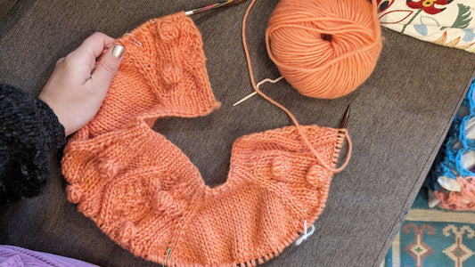 🧶 Tricoter un gilet pour débutant : le guide complet (par Knit-sis)