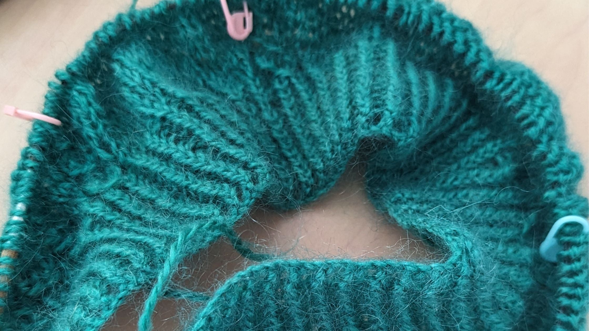 Knitting in the Round with the Magic Loop Technique: A Simple Guide for ...