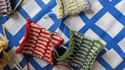 Maîtriser les rangs raccourcis pour formes courbes et volants : le guide simple & moderne des Knit-sis