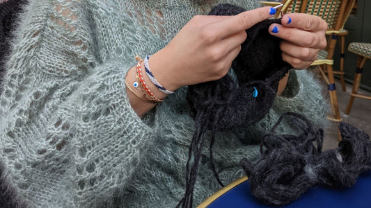 Montage élastique tricot : le guide complet pour des bords souples et extensibles (à plat et en rond)