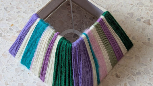 Plaids et coussins : projets déco à tricoter pour la maison