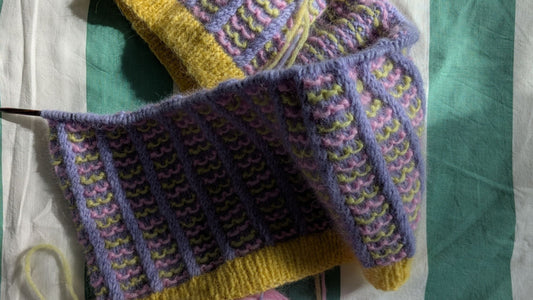 🧵 Tricot double-face : motifs réversibles et astuces pratiques (méthode simple & expliquée par Lenny et Louise)